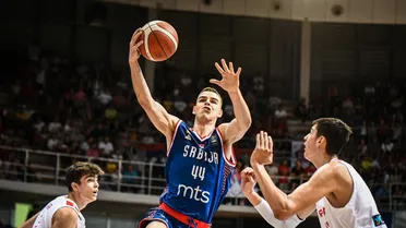 El presidente de Estrella Roja pide el regreso del joven serbio del que todos hablan