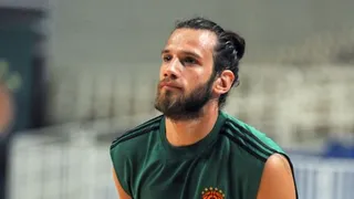 Giannopoulos completa el juego exterior de La Bruixa d’Or