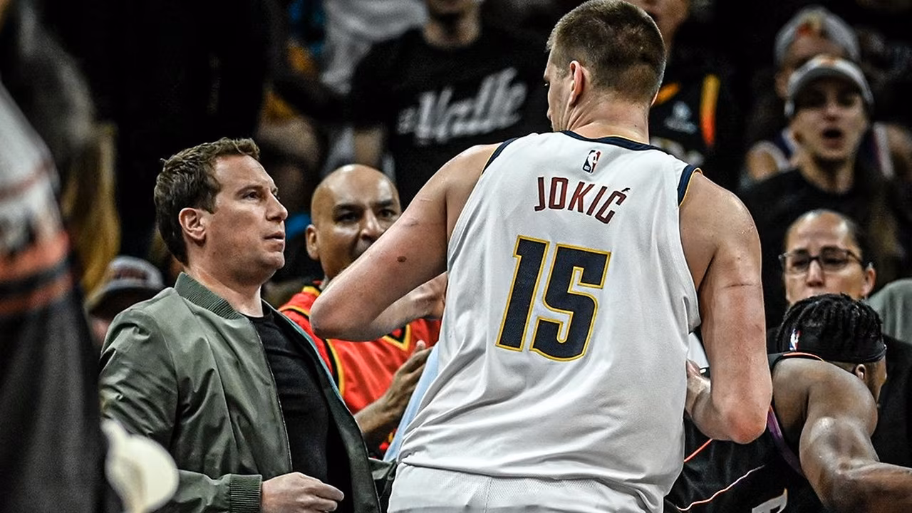 Nikola Jokic y su altercado con el dueño de los Suns: “tendría que ser expulsado”
