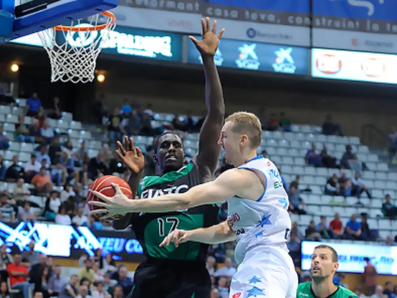 Yaroslav Korolev vuelve a España, de la que se van Travis Nelson y Kudlacek