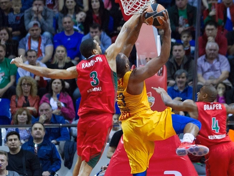 Navarro celebra su partido 300 y el Barça iguala la eliminatoria ante Lokomotiv (66-92)