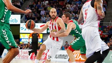 Olympiacos toma el Buesa al ritmo de Spanoulis
