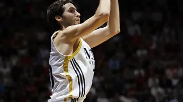 Massey se reencuentra con el pasado; Vidal, con su camino