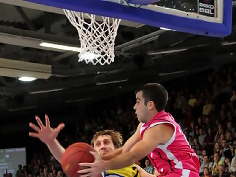 Liga alemana (J5): Jared Jordan, 15 asistencias de récord para dar el liderato a Telekom. Bamberg, Bayern Múnich y Alba Berlín le siguen la pista  a Nowitzki