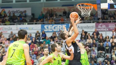Ricardo Uriz derrota al Força Lleida sobre la bocina. Burgos y Palencia también sufren