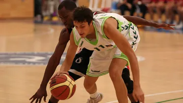 Adecco Oro J1 (I): Las torres gemelas de Clínicas Rincón dominan y Rocchia destroza al Tenerife Canarias