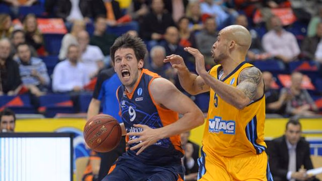 Valencia Basket mantiene la renta de 32 puntos y ya espera rival en semifinales (78-73)