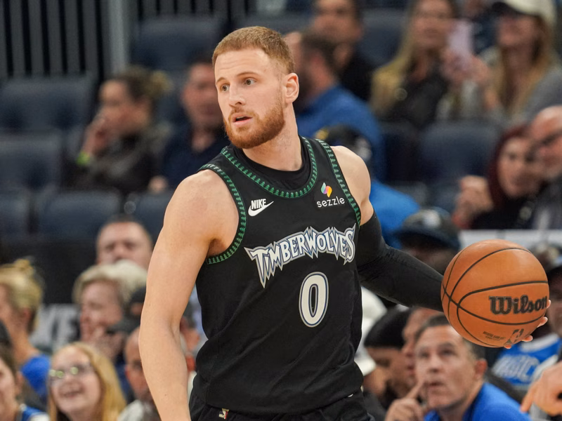 Minnesota supera a Denver y toma ventaja, Rudy Gobert aplasta a Nikola Jokic