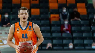 Lo tenía firmado con Bilbao, pero decide marcharse a Creighton y NCAA