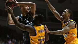 El Real Madrid vence con autoridad al Khimki y se asegura el factor cancha (75-100)