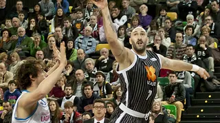 Rakovic firma por el Triumph; Tepic apunta a Lietuvos; Donaldson, a Israel