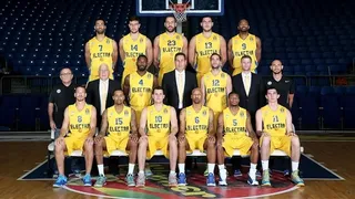 Maccabi Electra y su nuevo equipo. Primera prueba en la Copa Intercontinental