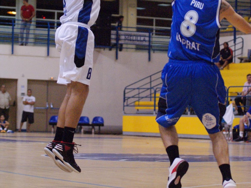 Simeón tumba al COB. Breogán lidera, Palencia arrasa. Múgica MVP
