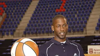 El Caja Rioja ha presentado esta mañana al alero estadounidense DeMario Jones