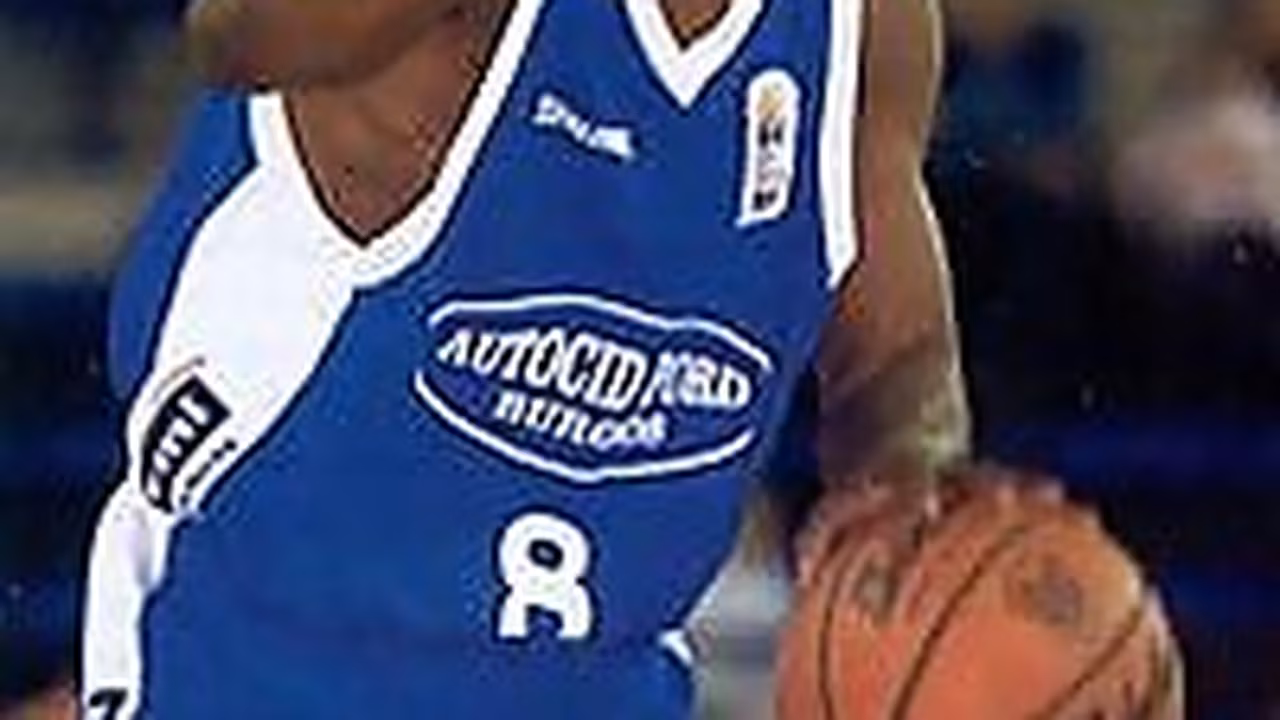 Tony Smith renueva con el Burgos