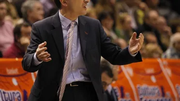 Chechu Mulero cambia el banquillo por los despachos para sustituir a Toni Muedra