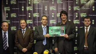 DKV Joventut y Caixa Laietana lanzan la nueva Visa ‘Forca Penya’