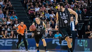 Javi Salgado y Álex Mumbrú seguirán vistiendo el Negro una temporada más