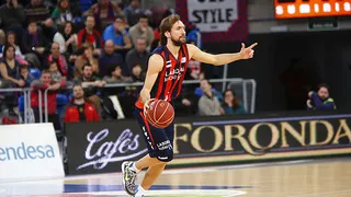 La Bruixa d’Or seduce a Giuseppe Poeta y ya tiene base titular