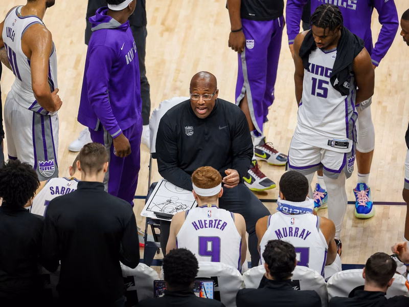 Unanimidad en Mike Brown como entrenador del año en la NBA