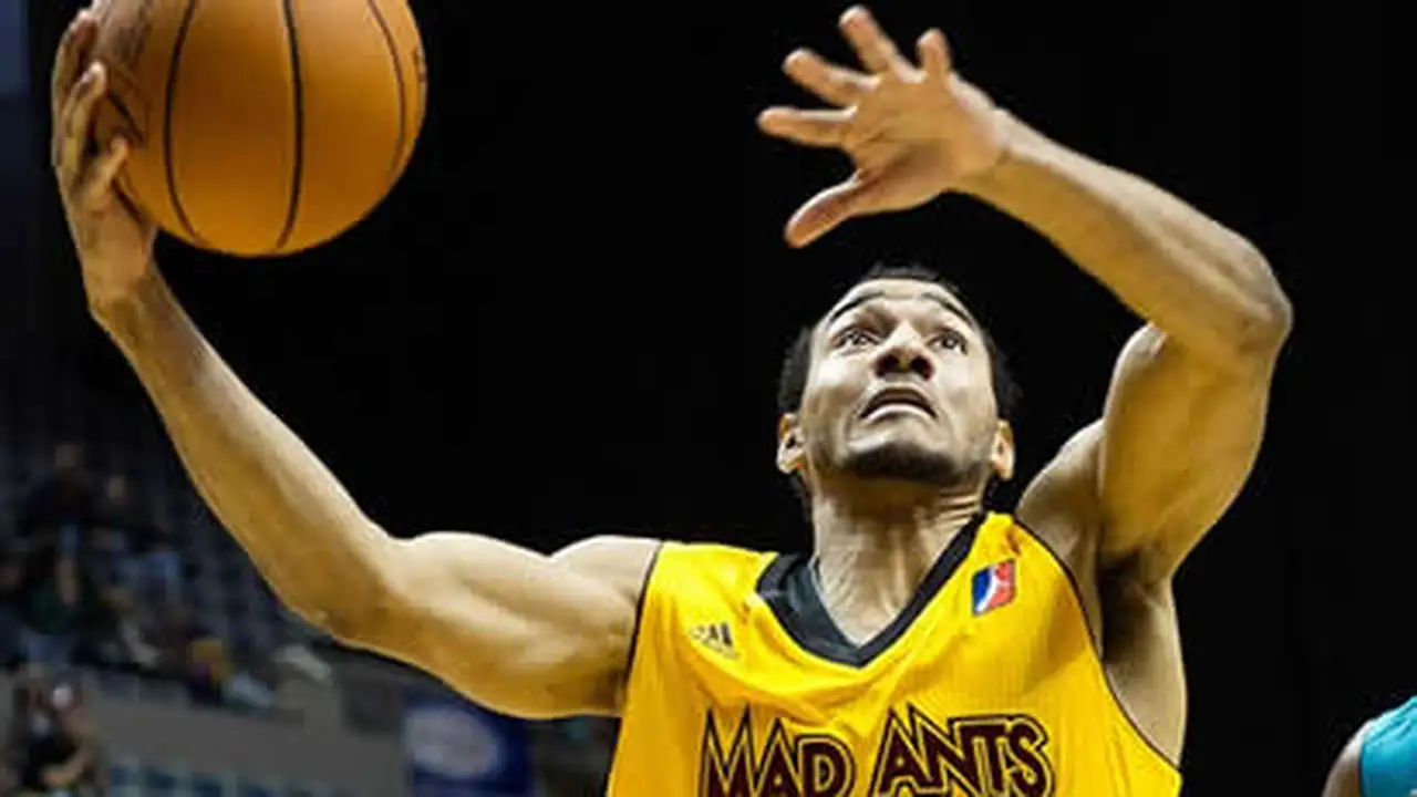 UCAM Murcia se lleva al completo Sadiel Rojas y Robbie Hummel planta a Unicaja