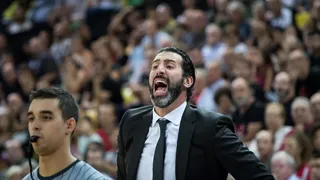 Si alguien puede hacer sobrevivir a un club es Álex Mumbrú y no Barea