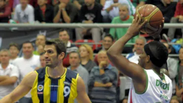 Baris Ermis (27p+10a) se reivindica en ausencia de McCalebb