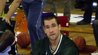 Andy Panko recibe el alta hospitalaria y su evolución definirá si reaparece ante el Tau