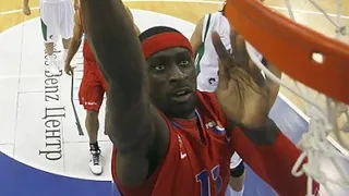 Pops Mensah-Bonsu refuerza la batería interior del Caja Laboral