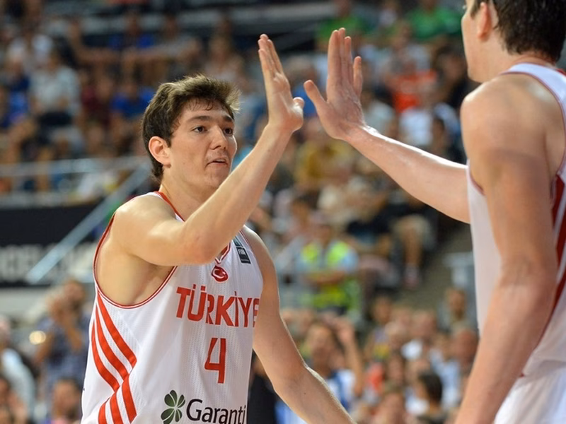Turquía: Cedi Osman y Ersan Ilyasova quieren llevar a los suyos a la segunda fase