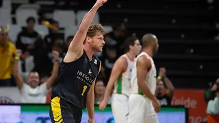 Iberostar Tenerife un paso más cerca de la copa tras vencer a Kirolbet Baskonia (70-63)