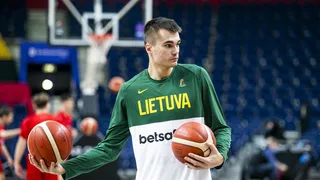 Más madera para la pintura: Gytis Masiulis llega a Bilbao