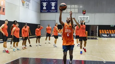 Del Villarreal al Valencia Basket: un jugador cambia el fútbol por el baloncesto
