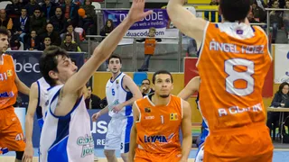 Leyma Coruña y Breogán caen. Araberri doblega al lider con un Iván García estelar