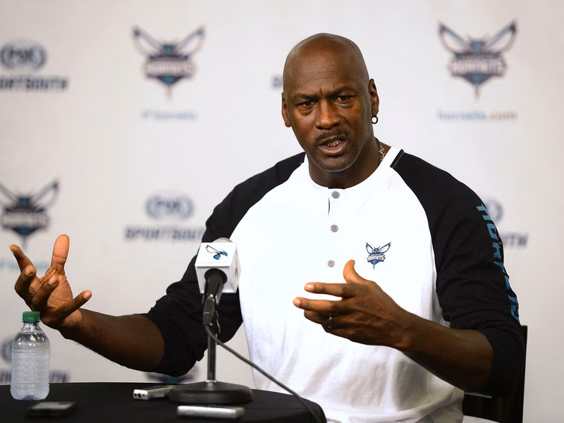 Michael Jordan se ha cansado de los Hornets