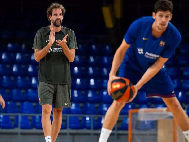 Los errores de Roger Grimau: un Barcelona sin identidad ante el Real Madrid
