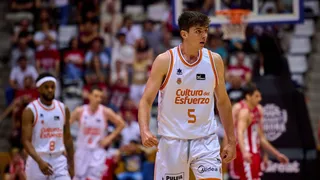 Este es el jugador del Valencia que se está ganando a media Europa