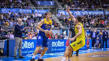 Debuta esta temporada con el San Pablo Burgos y se marcha a su país