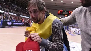 Lockett se pasa de gracioso en el concurso de mates y Poeta acaba sangrando