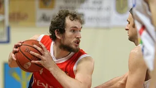 Travis Nelson y Gabas Maldunas, centímetros para Breogán y Huesca