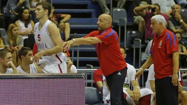 Bronca entre Djordjevic y Micov que acaba con el alero fuera de la selección serbia