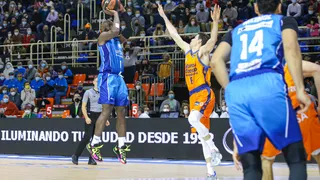 Obi Emegano se gradúa ante Valencia