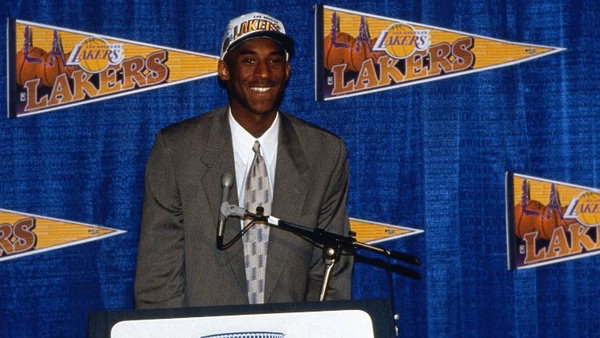 10 Traspasos históricos del draft ¿Y si Kobe hubiera jugado toda su carrera con NETS?