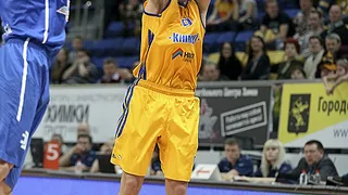 La muñeca de Vyaltsev escribe con fuego la historia de un Khimki invicto