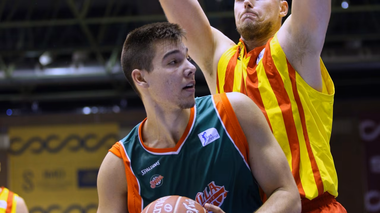 Willy Hernangómez, la promesa blanca, se crece hasta domar a todo un Barcelona (85-74)