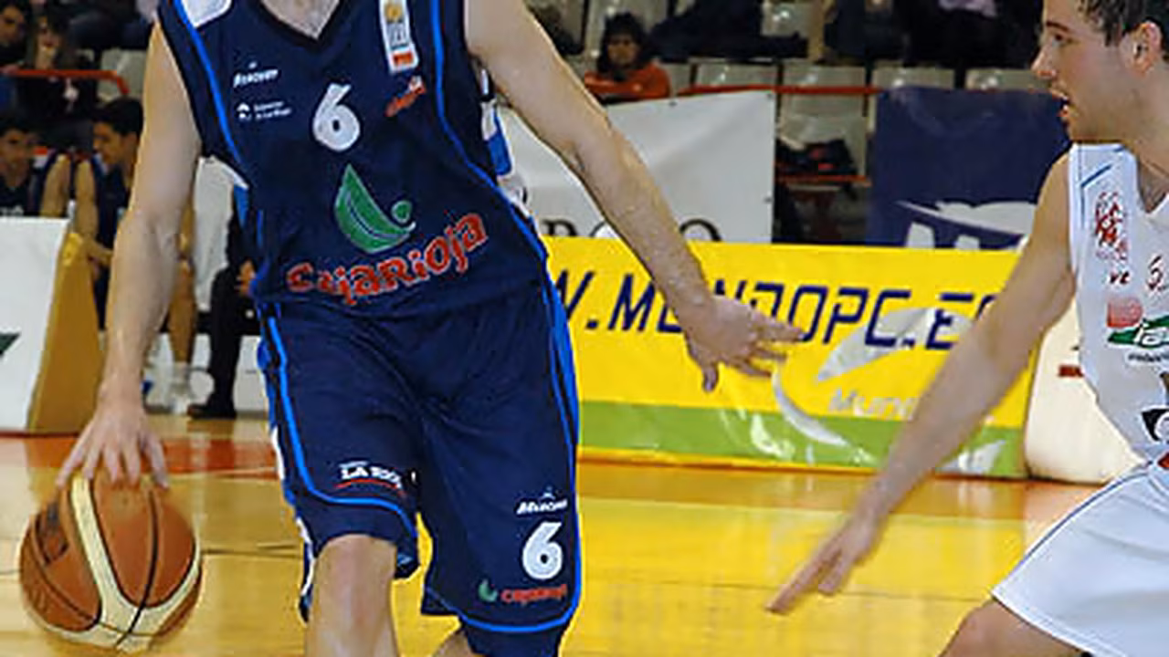 Caja Rioja renueva a su director de juego