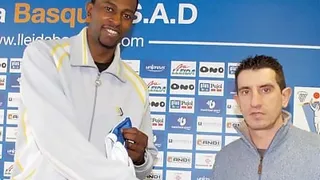 Akin Akingbala: “Soy un buen taponador”