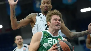 Unicaja, muy superior en Rusia con Kuzminskas a la cabeza (75-94)