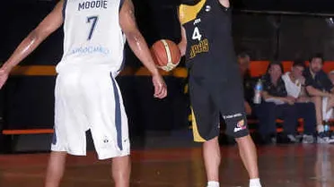 ¡Ligas Ext! Disfruta del debút de Pepe Sánchez con 30 de valoración; Teramo a punto de tumbar a Siena en Italia y Fenerbahce vence al Efes en Turquía; Papadopoulos frena la ascensión del Marousi