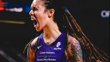 Brittney Griner liberada al fin en un intercambio entre Estados Unidos y Rusia